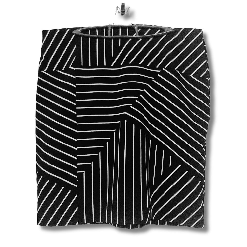 RICKI’S Plus size black and white striped pencil skirt ~ Stretchy LARGE XL 1X
